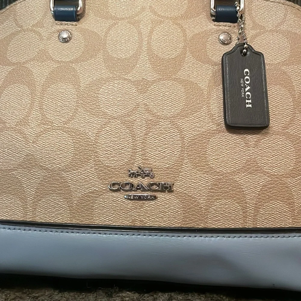 Coach purse - Picture 2 of 8